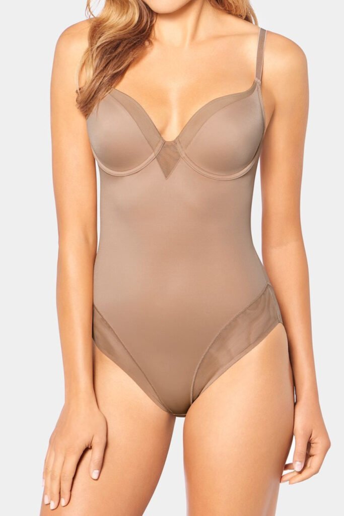 Corset model 230332 Triumph